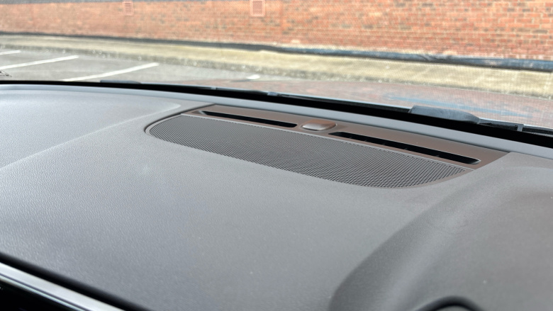 Volvo Xc40 1.5 T3 [163] R DESIGN Pro 5dr Geartronic Petrol Estate